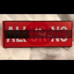 Huda Beauty liquid matte lipstick
